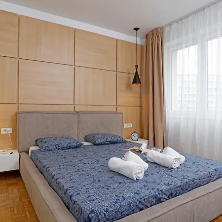 2 Bdrm Lovely *